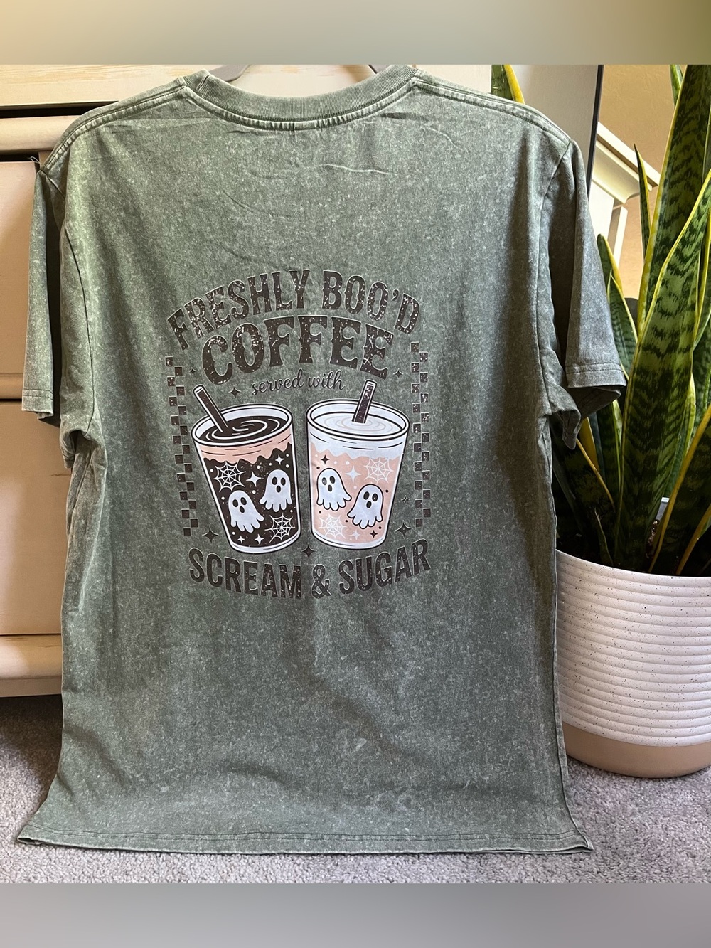 New! Freshly Boo’d Coffee Halloween Graphic T-shirt Medium
